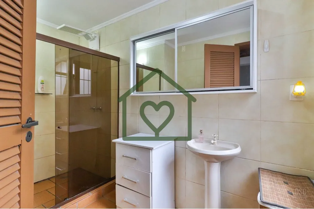 Imagem Apresentamos uma incrível oportunidade de adquirir esta linda casa. Esta propriedade oferece um est...