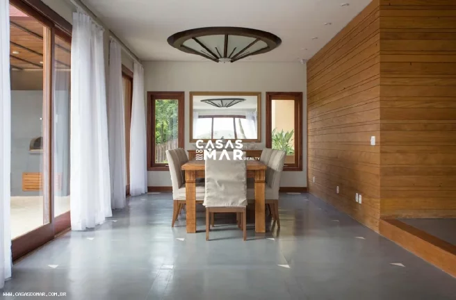 Imagem Casa para Venda em Armação dos Búzios / RJ no bairro Ferradura