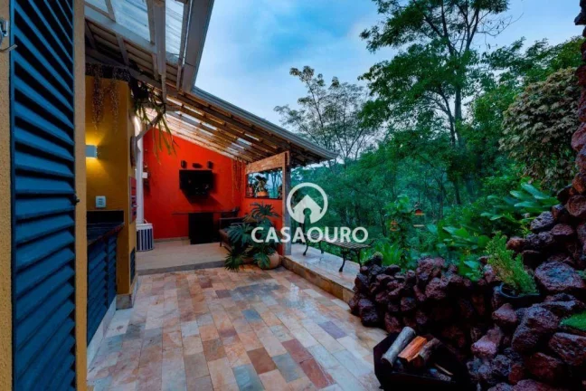 Casa com 6 quartos à venda, 200 m² por R$ 1.580.000 - Condomínio Village Royale - Nova Lima/MG