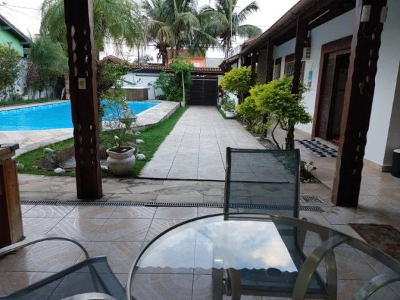 Imagem Casa com Piscina, 5 suítes, 405 m² - Venda!