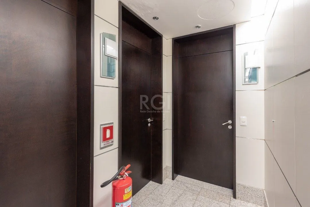 Imagem Conjunto/Sala para Venda - 210m², 0 dormitórios, 5 vagas - Cristal