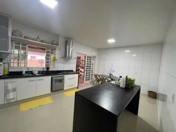 Imagem CASA COLONIAL EM CONDOMÍNIO FECHADO NO GUARÁ II TERRENO DE 900,00M²