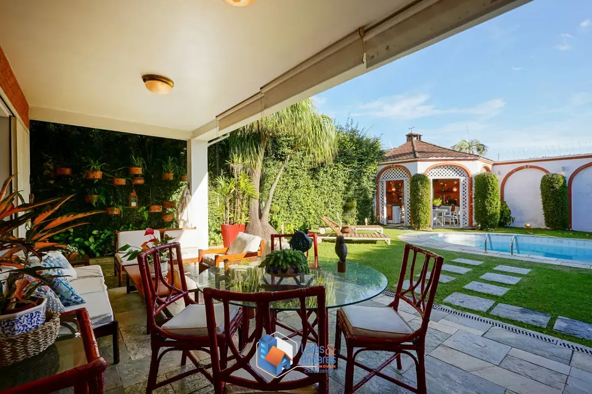 Imagem Casa para venda em Jardim Leonor com 3 quartos, sendo 3 suítes, 340m²