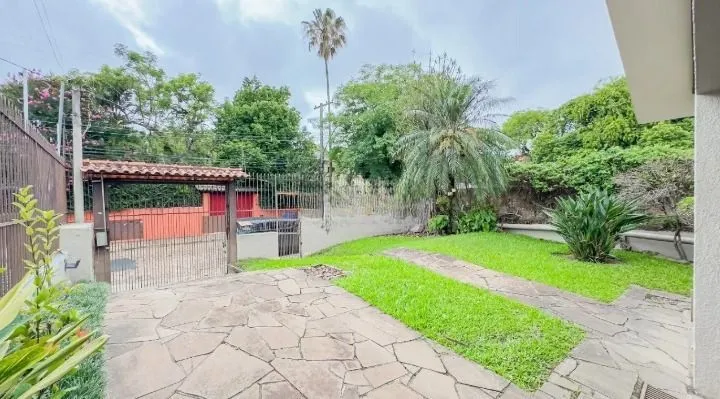 Imagem Casa de 3 dormitórios, 1 suíte e 3 vagas de garagem, bairro Ipanema.