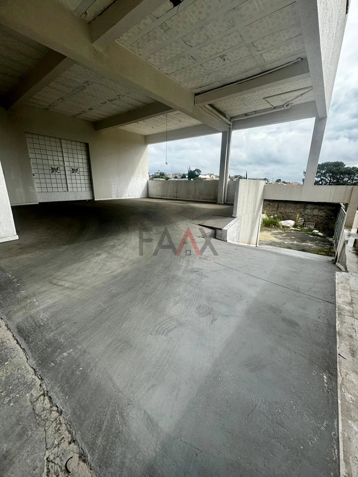 Imagem Sala Comercial de Esquina para locação no centro GUARAPUAVA - PR