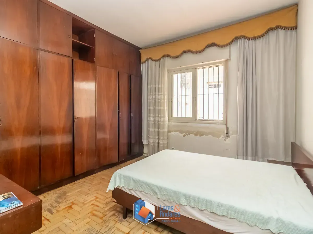 Imagem Casa para venda em Lapa com 6 quartos, sendo 2 suítes, 132m²