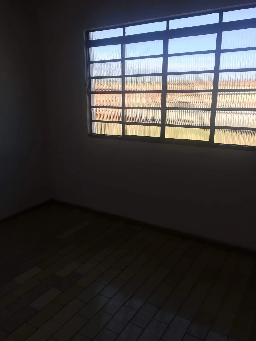 Imagem Comercial à venda 2 Quartos, 4 Vagas, 300M², Jardim Rosely, Pindamonhangaba - SP