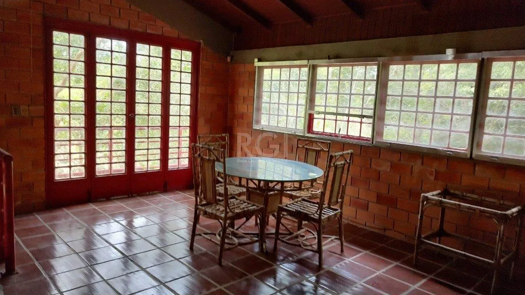Imagem Sito à venda no Lami, com casa com quartos, 1 banheiro e piscina