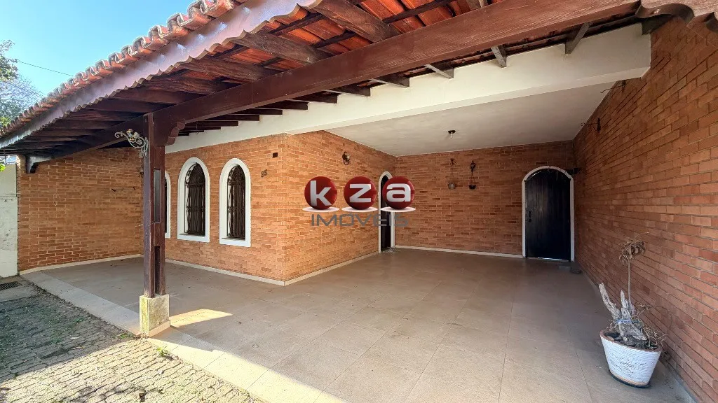 Imagem Imperdível casa à venda em Valinhos-SP, Jardim Paulista: 3 quartos, 1 suíte, 1 sala, 2 banheiros, 2 vagas, 200m².