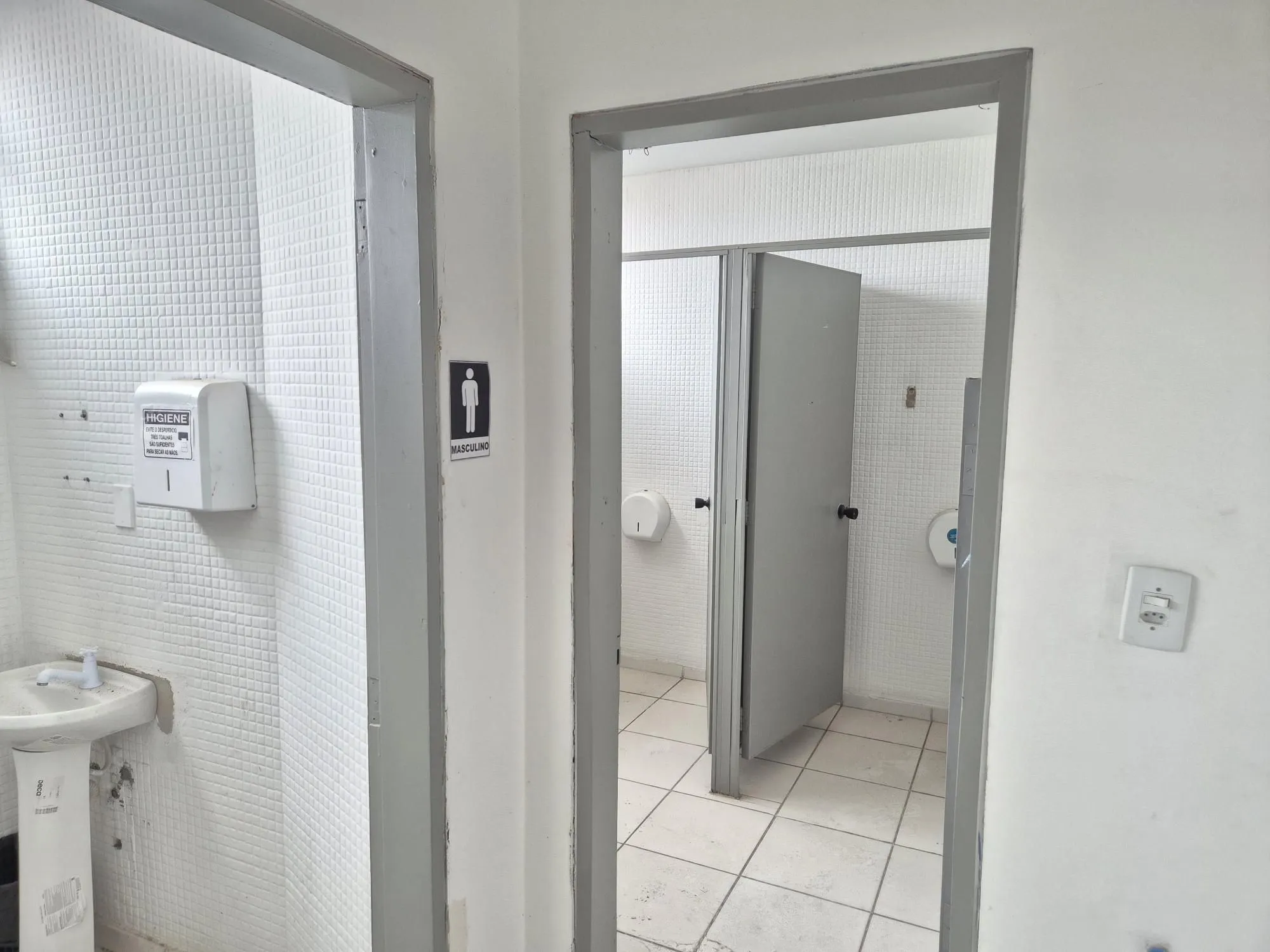 Imagem Prédio desocupado de 16 andares