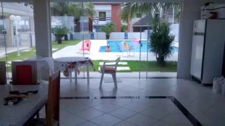 Imagem CASA EM CONDOMINIO FECHADO - FRENTE AO MAR - ESPETACULAR