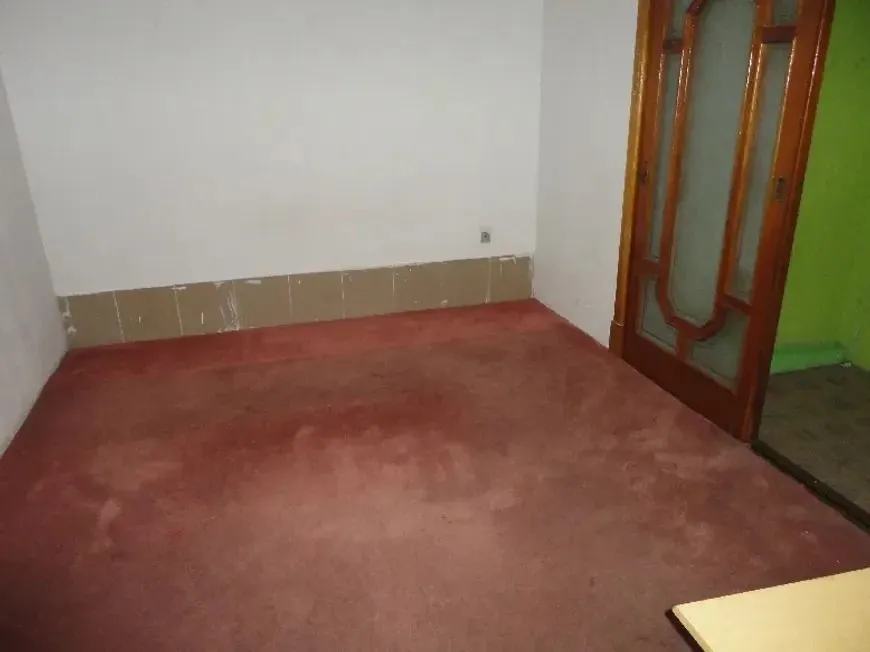 Imagem Casa com três dormitórios, suíte, piscina e 3 vagas.