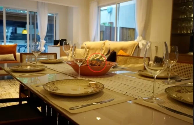 Imagem ESCRITURA DEFINITIVA, CASA DENTRO DE CONDOMÍNIO, TODA MOBILIADA A 50 METROS DA PRAIA, COM PISCINA PRIVATIVA E ÁREA GOURMET