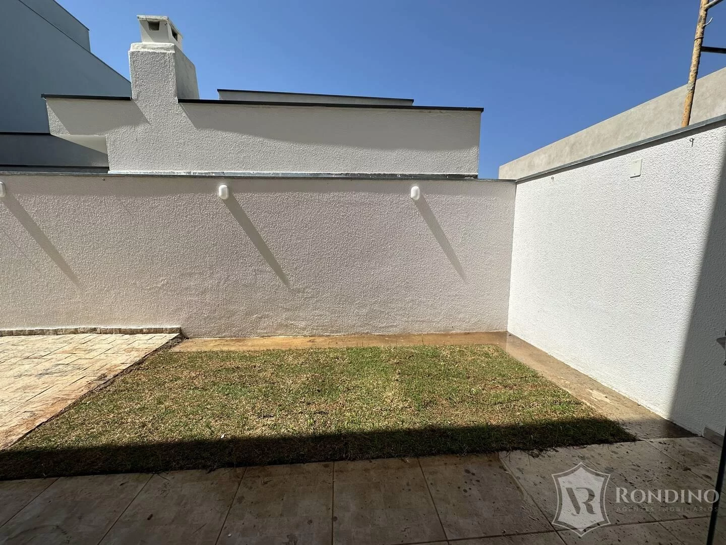 Imagem Casa assobrada em condomínio Terras de São Francisco, 3 dormitórios