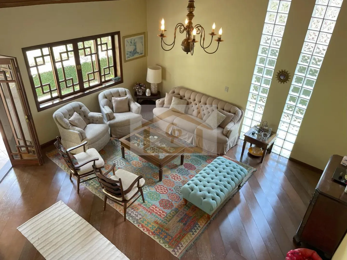 Imagem Magnífica casa bem ao estilo Granjeiros! São 3 suítes 6 Garagens