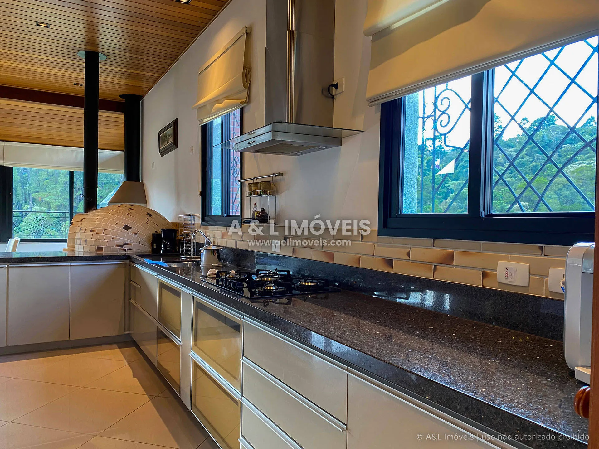 Imagem Casa em Campos do Jordão | Alto do Capivari - SPA, Vista e 5 Suítes