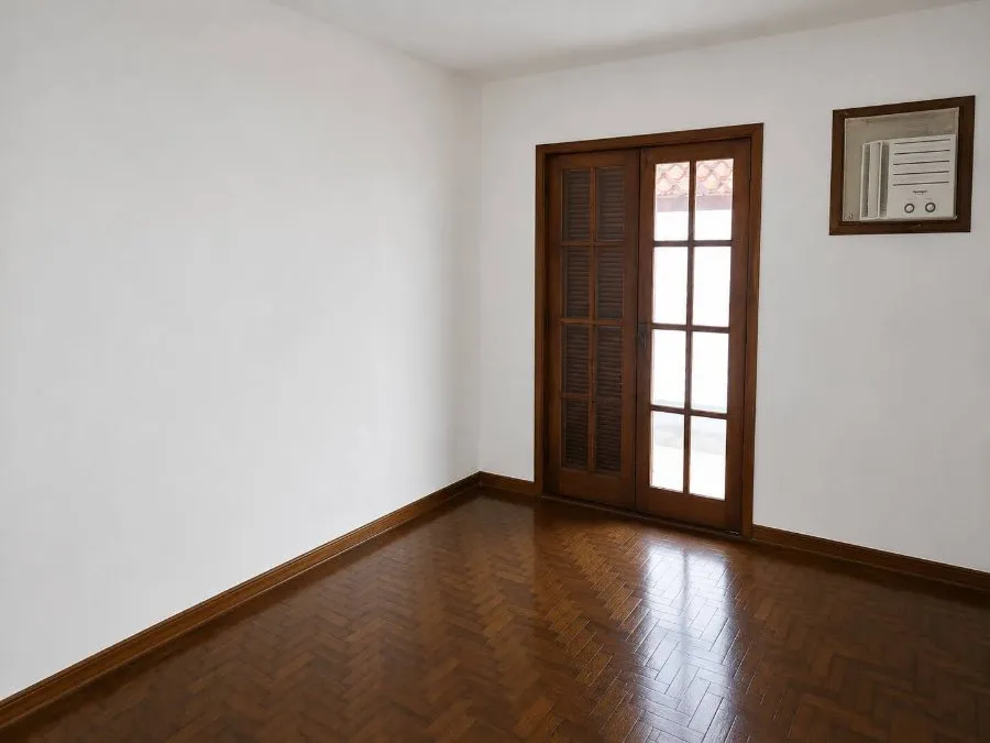 Imagem Casa Nova para Venda no Recreio dos Bandeirantes - 4 Quartos, 2 Suítes, 6 Vagas e Piscina