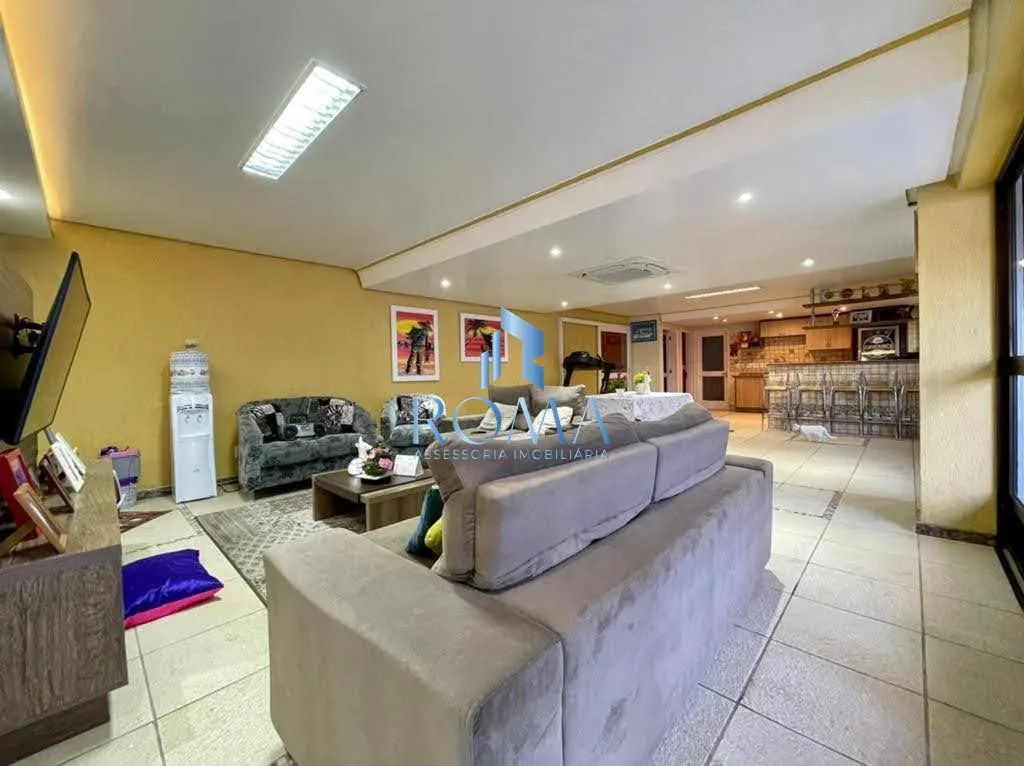 Imagem Casa 6 dormitórios à venda Nossa Senhora de Lourdes Santa Maria/RS