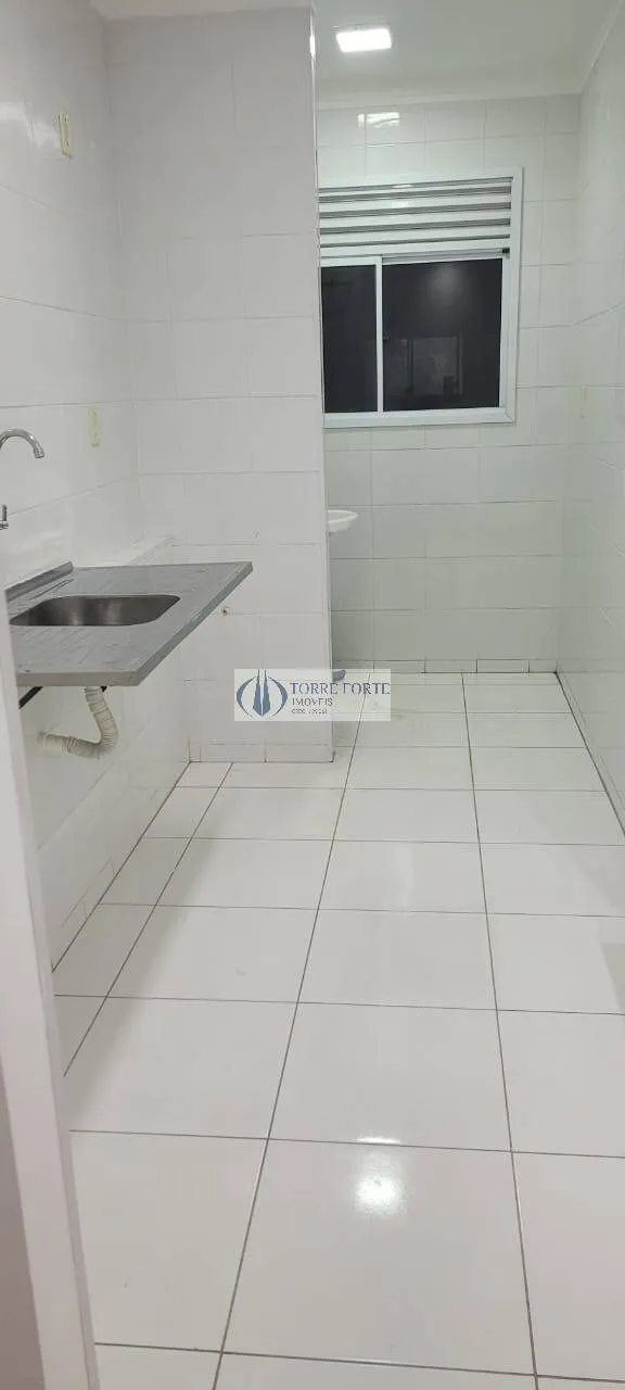 Imagem Lindo apartamento amplo 2 dormitórios, 1 vaga rotativa , varanda .