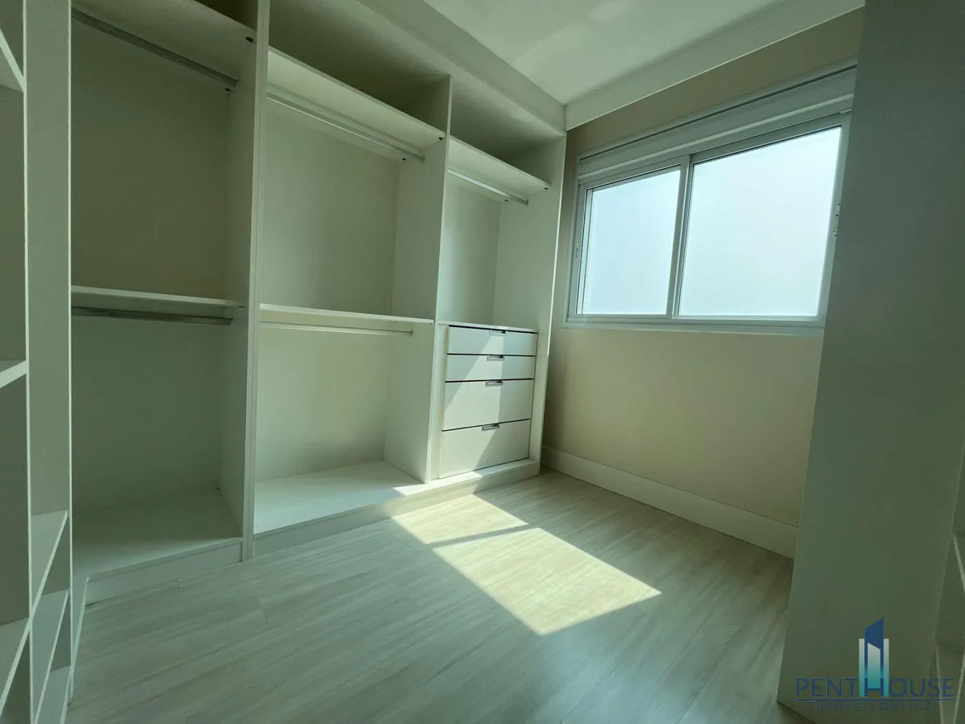 Imagem Apartamento Zona Central para Venda em Balneário Camboriú, CENTRO, 4 dormitórios, 4 suítes, 5 banheiros, 3 vagas