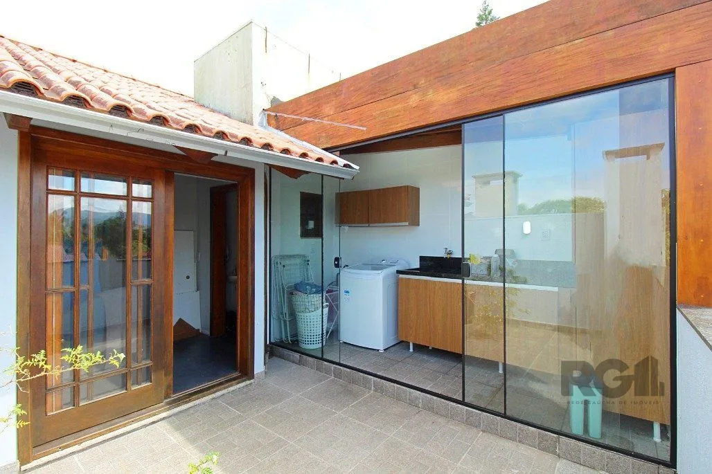 Imagem Sobrado para Venda - 218m², 4 dormitórios, sendo 3 suites, 2 vagas - Ipanema