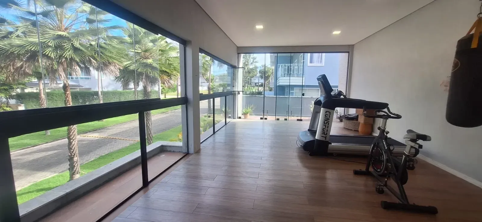 Imagem Casa de Condomínio com 3 Quartos à Venda, 420 m² em PIRES FAÇANHA - EUSEBIO