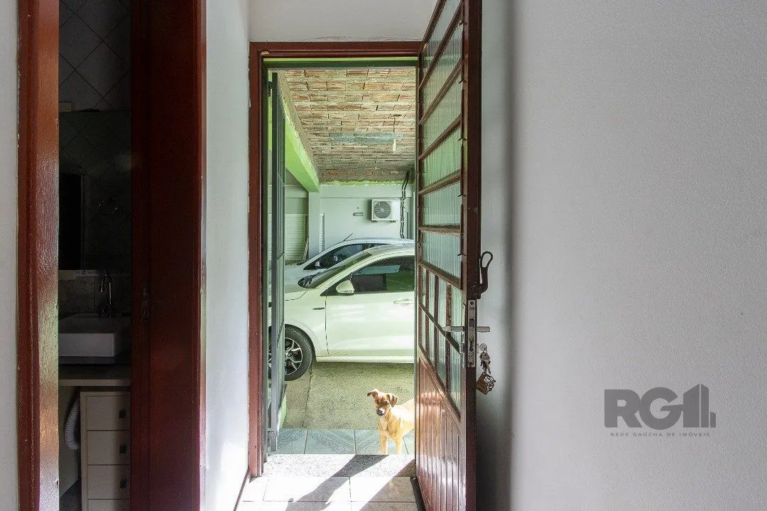 Imagem Sobrado com 3 Quartos e 5 banheiros próximo ao canoas shopping