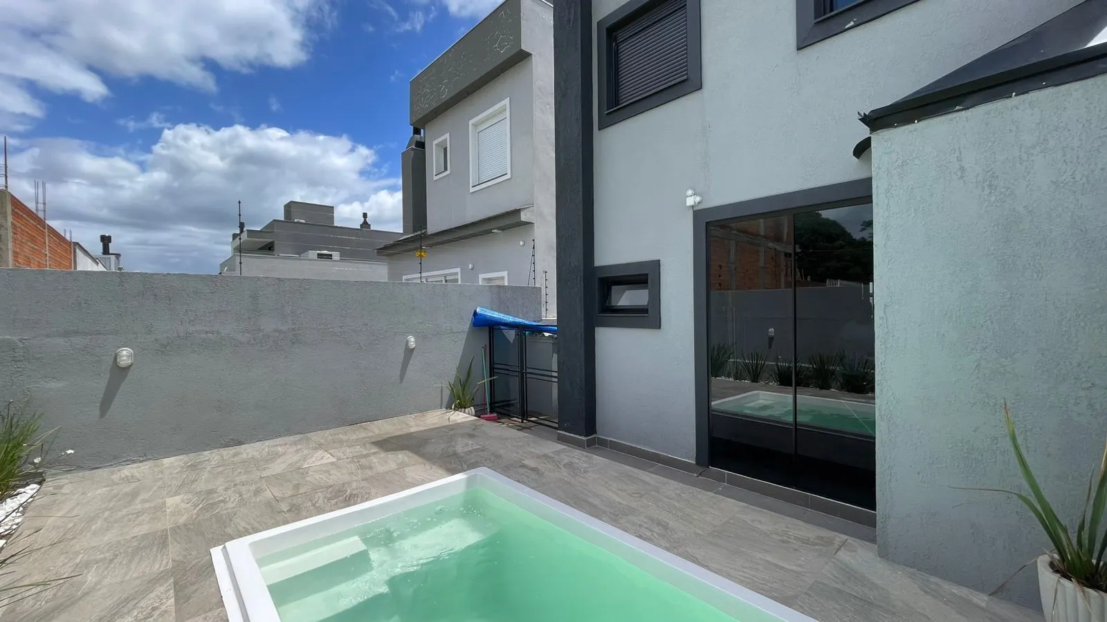Imagem Sobrado Mobiliado com Piscina em Condomínio de Alto Padrão no Bela Vista