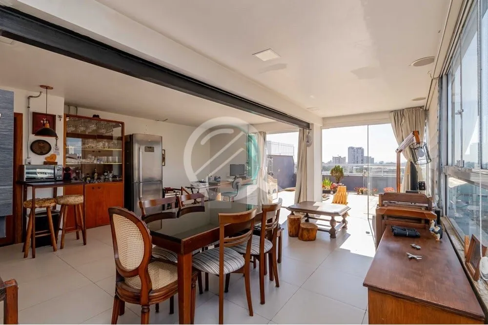 Imagem Ensolarada cobertura com 170m² de puro charme e conforto no bairro Floresta. Com excelente posiçã...