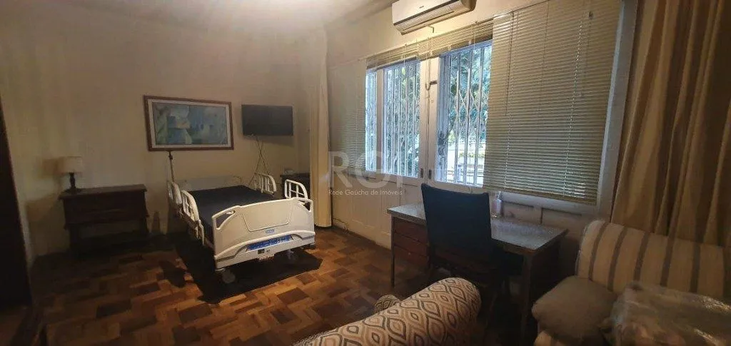 Imagem Casa para Venda 3 dormitórios, 2 vagas - Petrópolis