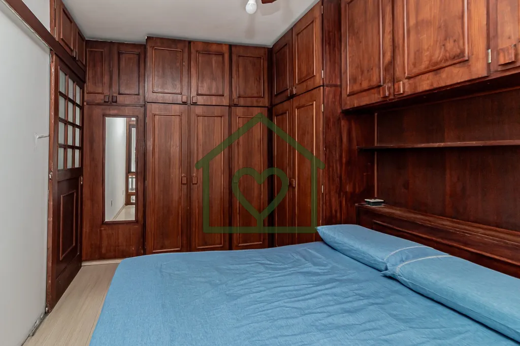 Imagem Com 54m² bem distribuídos, o apartamento conta com 1 dormitório. 
 
O imóvel passou por melhoria...