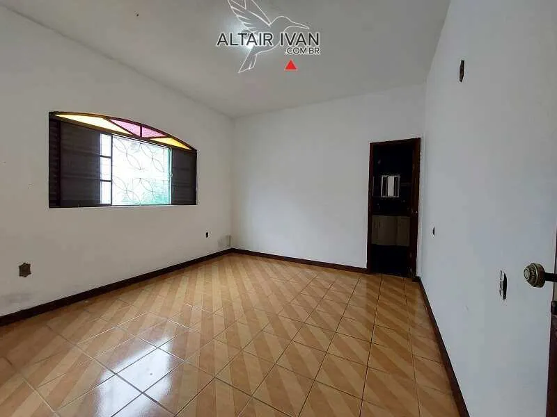 Imagem Casa antiga em bom estado