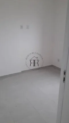 Imagem Imóvel seminovo Prédio de torre única, com amplo hall, 3 apartamentos por andar, elevadores amplo...