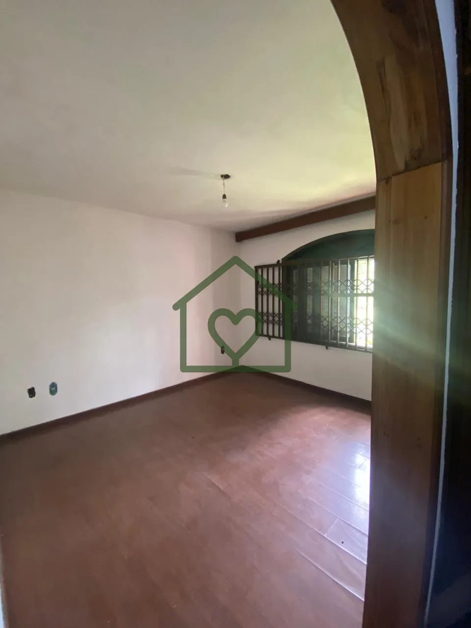 Imagem Casa Ampla com 6 Suítes na Praça Lima Duarte, 57

Excelente imóvel com 859 m² de área total e 4...