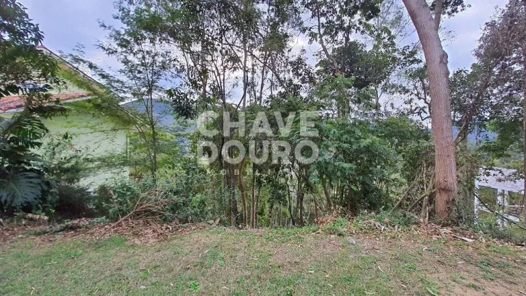 Imagem Terreno em condomínio, com 673m² para venda no bairro de Quebra Frascos, Teresópolis RJ