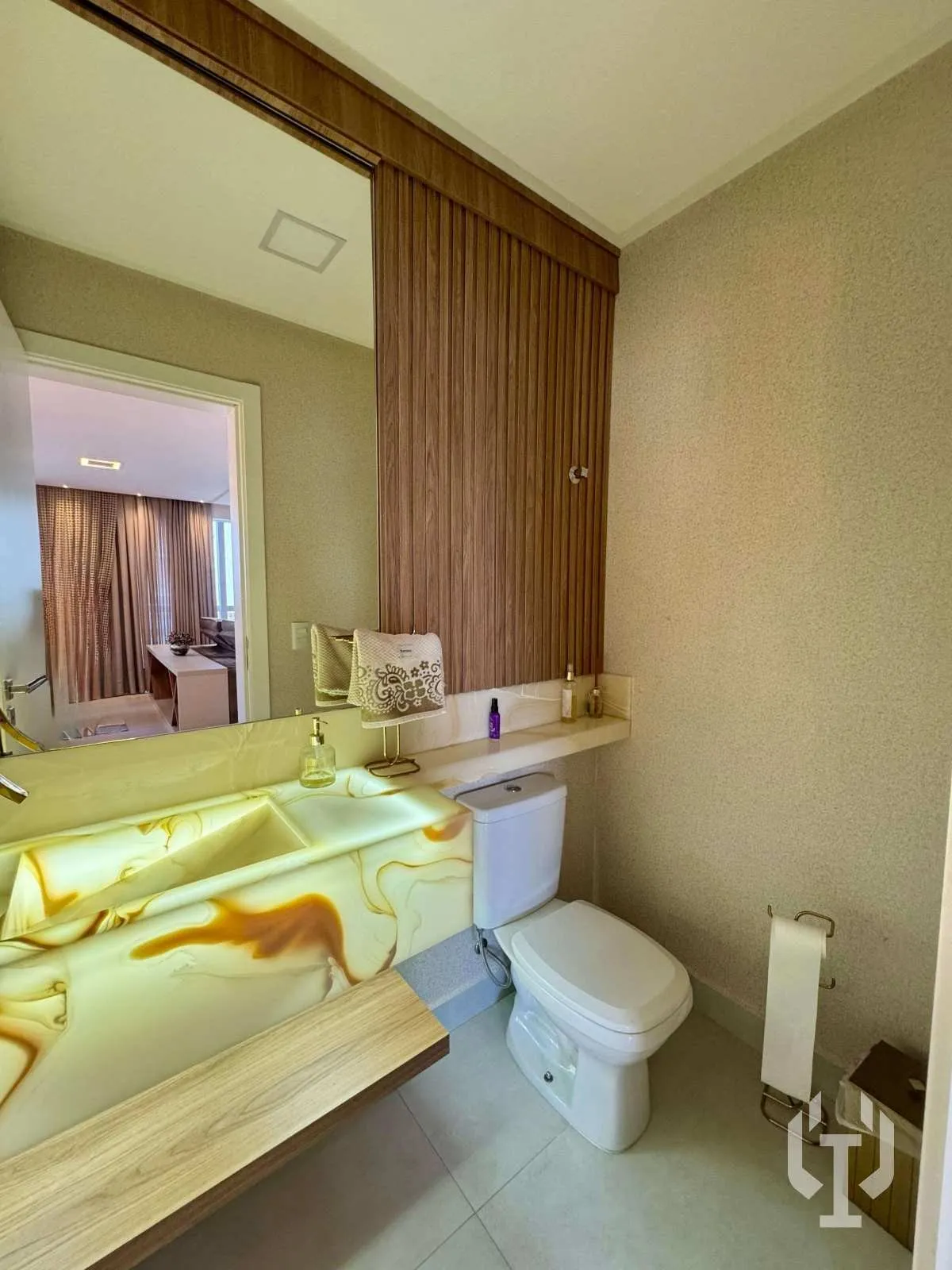 Imagem Apartamento para alugar, no Rua 234, em Itapema, Meia Praia, com 4 quartos, 198m2