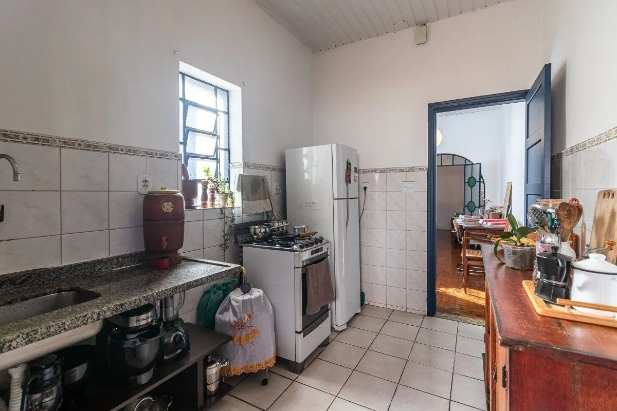 Imagem Sobrado com 2 residências (andar térreo e superior ) na Vila Romana. Documentação verificada, ótimo para locação