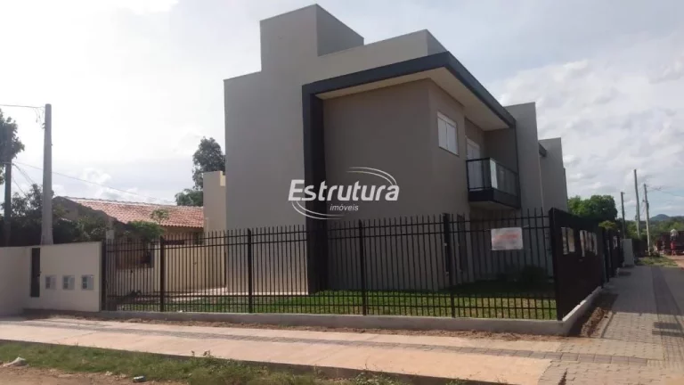 Casa na pinheiro machado de 2 dormitórios sendo 1 suíte, 2 banheiros e garagem
