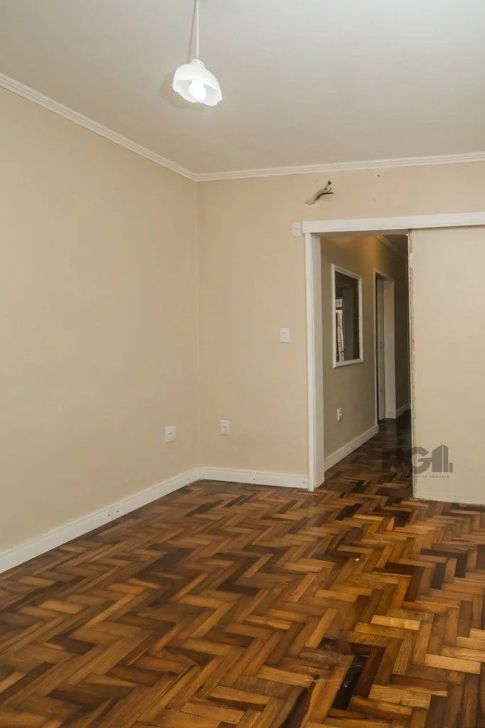 Imagem Excelente casa de 389,53m² com 8 dormitórios e 3 vagas.