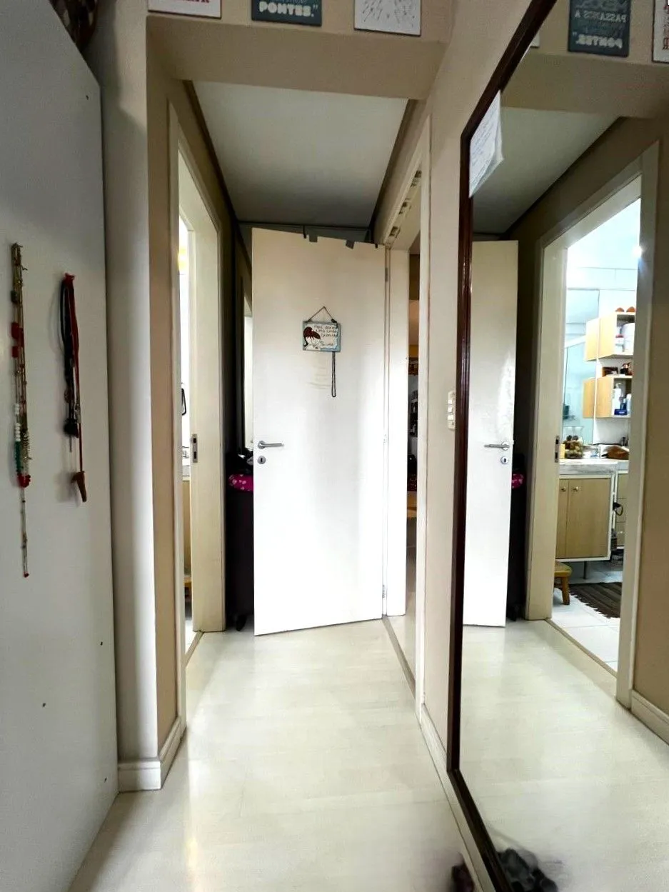 Imagem Excelente apartamento 2 dormitórios com duas vagas na Cidade Baixa