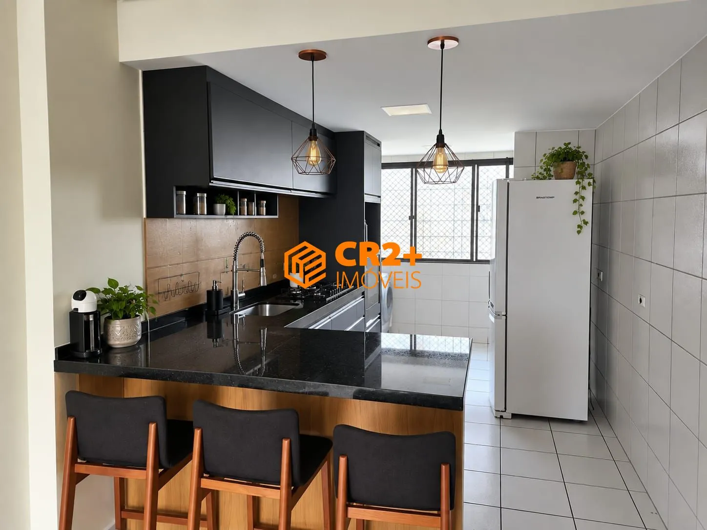 Imagem VENDO APARTAMENTO 81m² | PORTEIRA FECHADA** Andar alto • Nascente • Pronto para