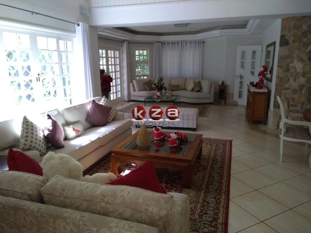 Imagem Imperdível Chácara à Venda em Valinhos-SP, 4 Quartos, 4 Suítes, 2 Salas, 6 Banheiros, 10 Vagas de Garagem, 240m² de Área!