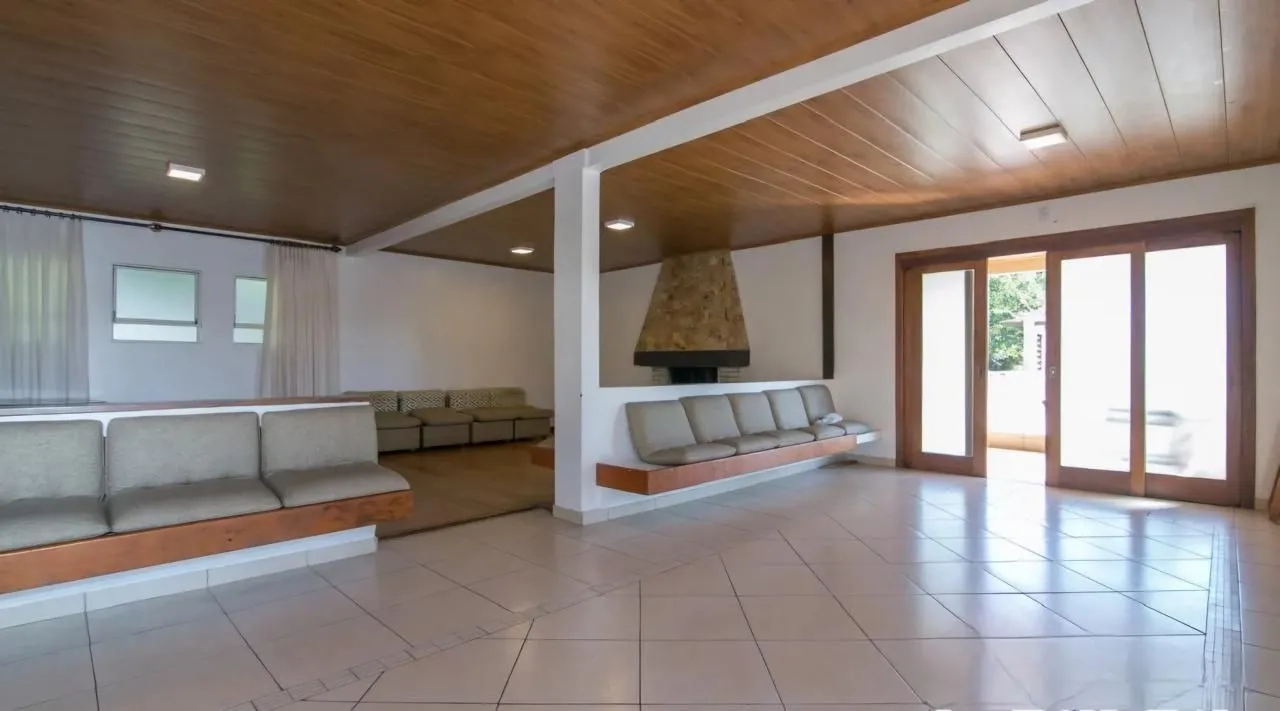 Imagem Casa em Condomínio, 03 dormitórios 04 Vagas, 229m² na Tristeza, Porto Alegre, RS!!