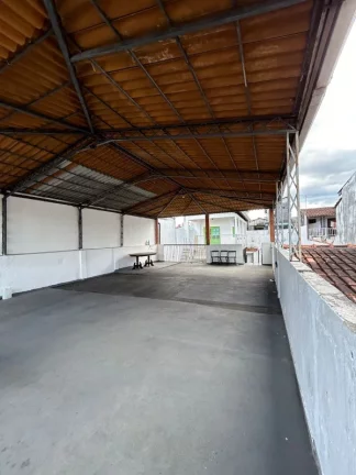 Imagem Casa ampla com 5 dormitórios sendo 3 suites , terraço , e 7 vagas de garagem, no conjunto Santos Dumont, na zona centro-oeste, pode ser financiada