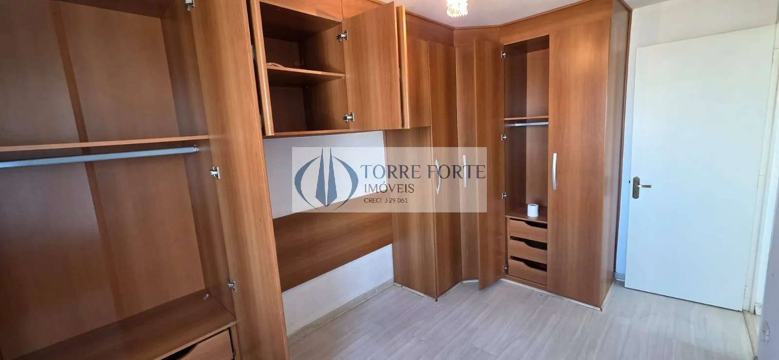 Imagem Lindo Apartamento com 2 dormitórios em Vila Ivone