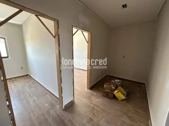 Imagem Sobrado moderno no Cond. Morada das Flores com 3 dormitórios (1 suíte), 2 vagas, 143m² construídos em terreno de 128m². Entrega prevista para dezembro.