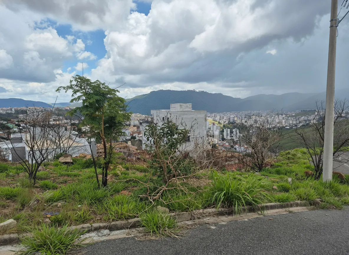 Imagem Terreno 250 m² à venda em Jardim Bandeirantes, Poços de Caldas