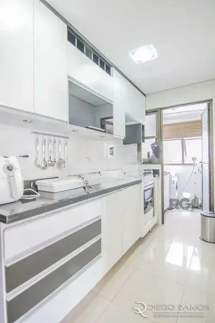 Imagem Cobertura à venda com 1 quarto 102 m² Mobiliado Alto Padrão Rua Dario Pederneiras, Petrópolis, Porto Alegre