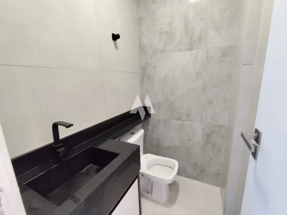 Imagem Casa sobreposta alta à venda com 4 suítes e piscina no bairro do Boqueirão em Santos/SP