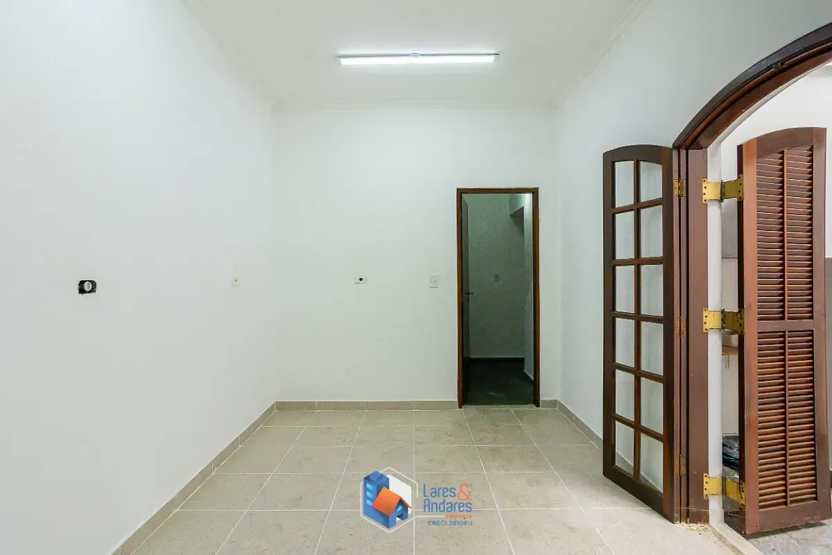 Imagem Sobrado para venda em Conjunto Residencial Butantã com 5 quartos, sendo 2 suítes, 187m²